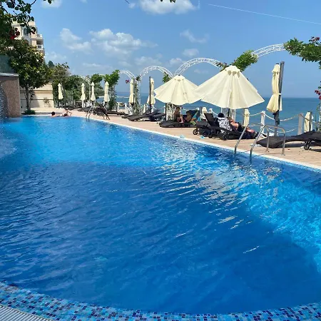 Luxurious And Panoramic At The In La Complex