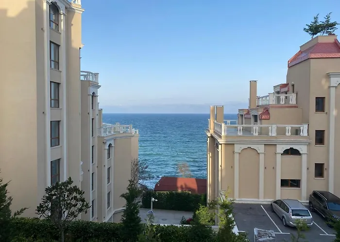 Luxurious And Panoramic At The In La Complex Apartmán