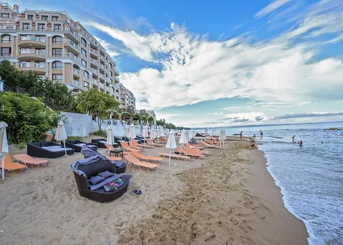 Luxurious And Panoramic At The In La Complex Apartmán