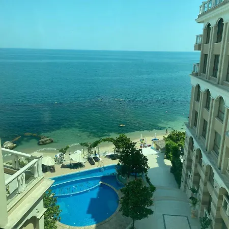 Luxurious And Panoramic At The In La Complex Golden Sands