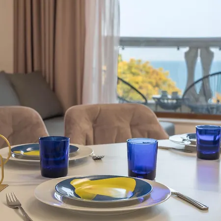 Апартаменти Luxurious And Panoramic At The In La Complex