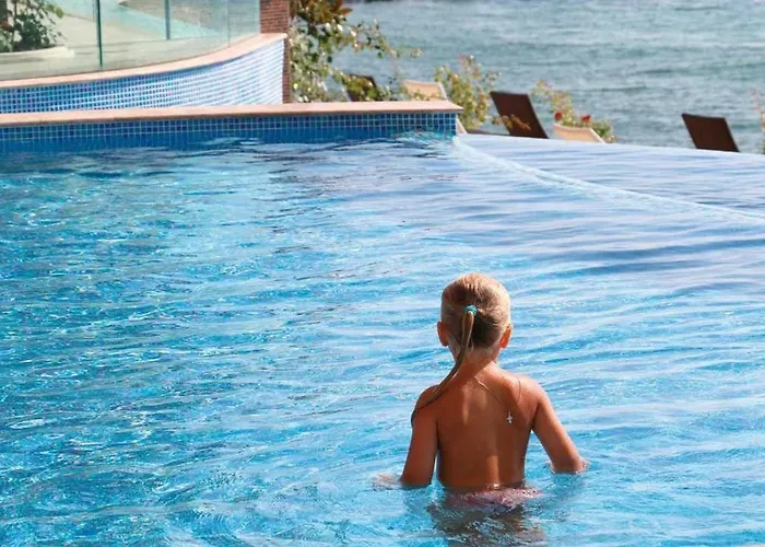 Luxurious And Panoramic At The In La Complex