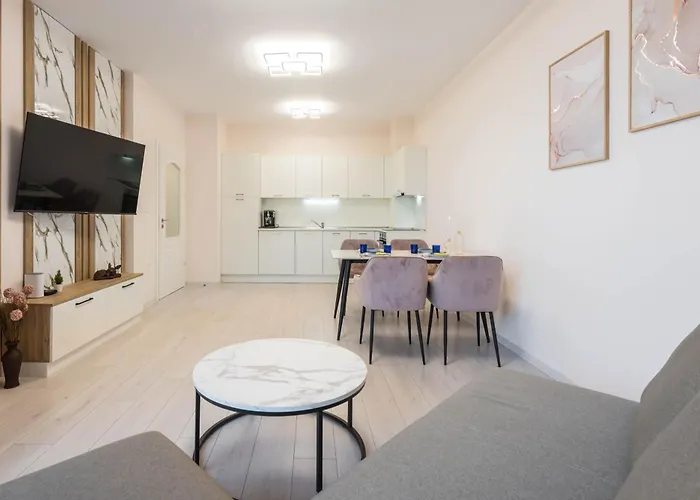 Luxurious And Panoramic At The In La Complex